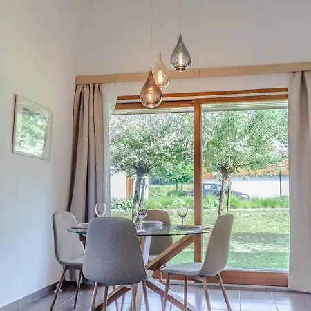 Rosemary توبولسيتْسا